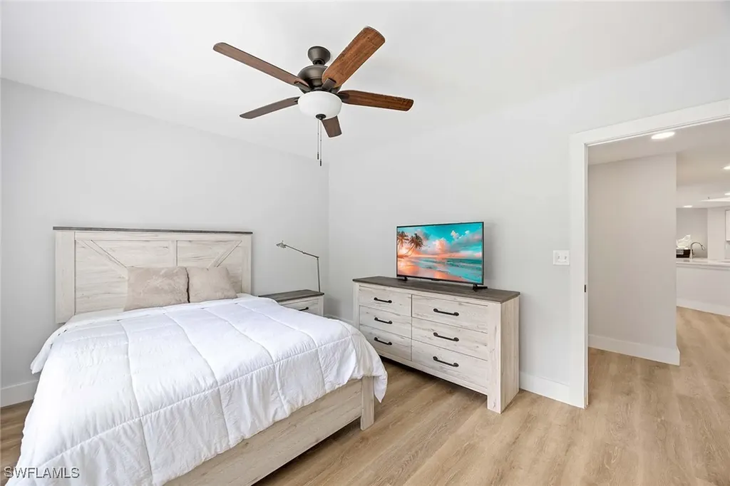 5040 Cedar Springs Drive Naples FL 34110