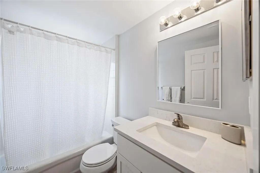 5040 Cedar Springs Drive Naples FL 34110