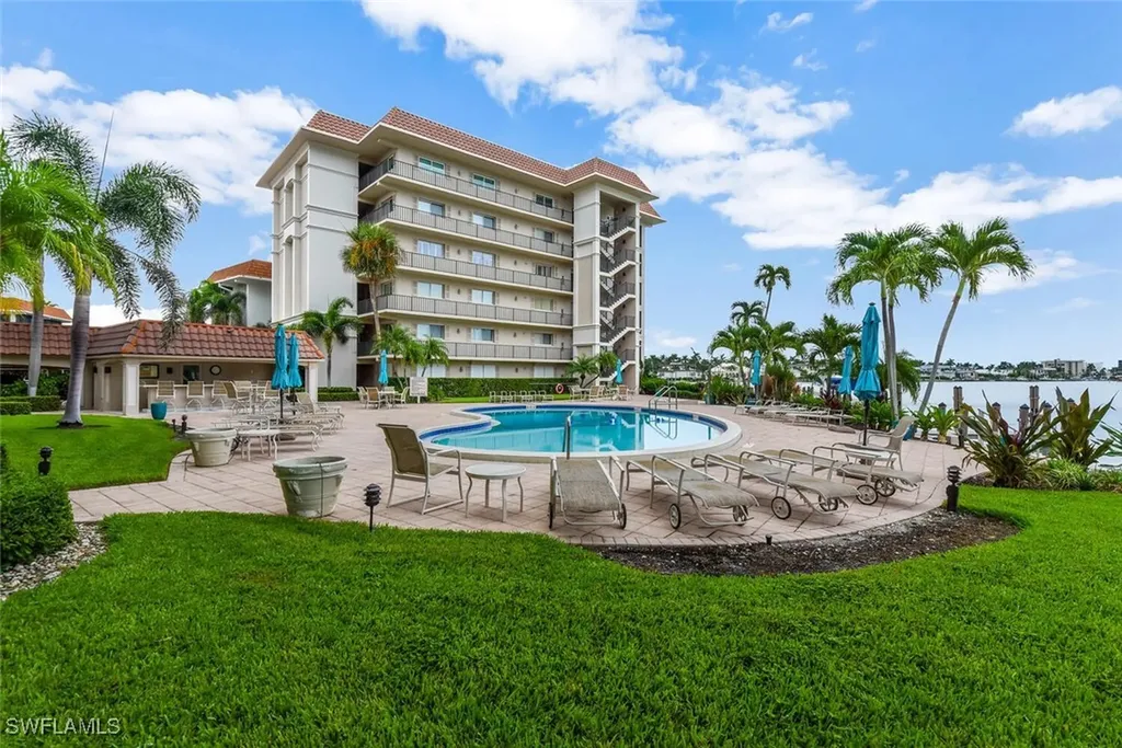 222 Harbour Drive Naples FL 34103