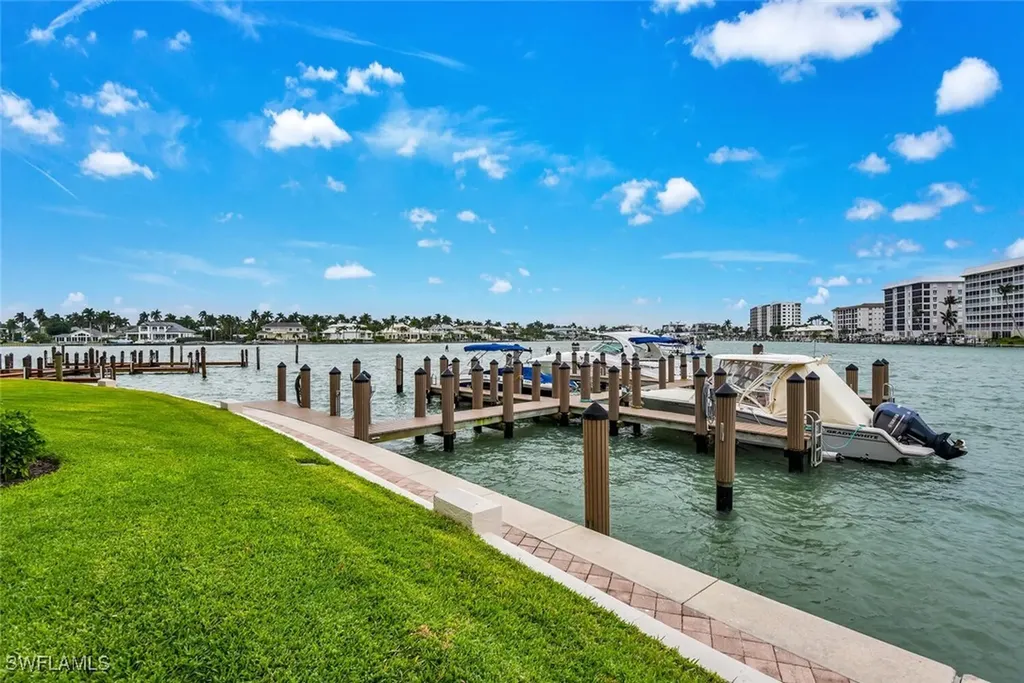 222 Harbour Drive Naples FL 34103