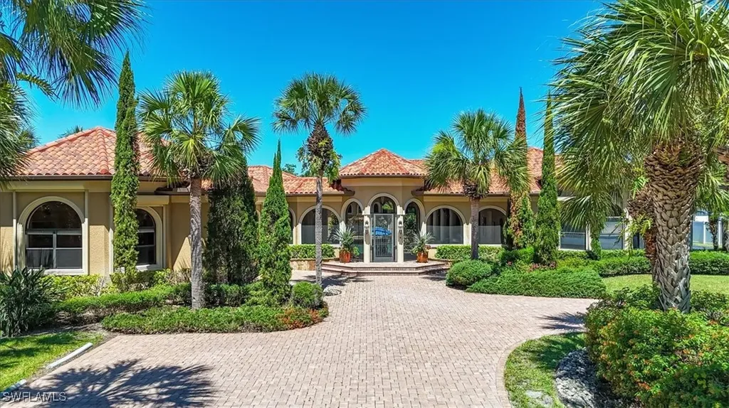 371 17th Street NW Naples FL 34120