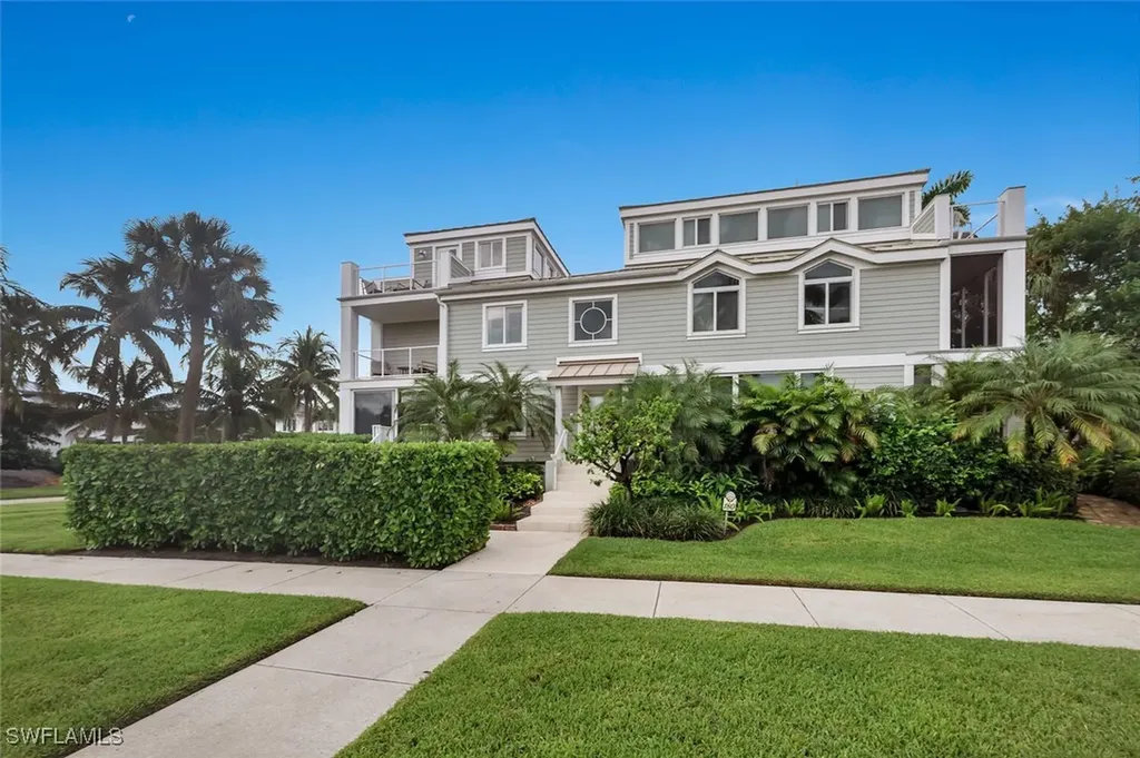 Naples FL, 180 6TH Avenue S, Unit 3