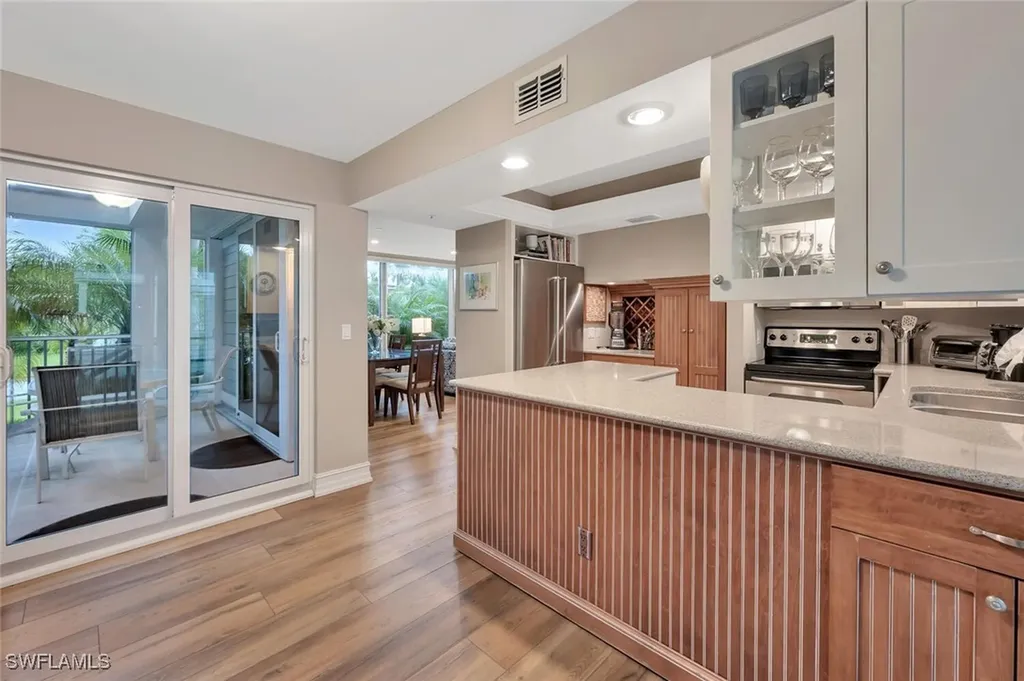 180 6th Avenue S Naples FL 34102