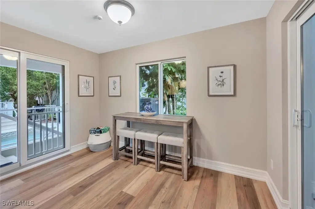 180 6th Avenue S Naples FL 34102