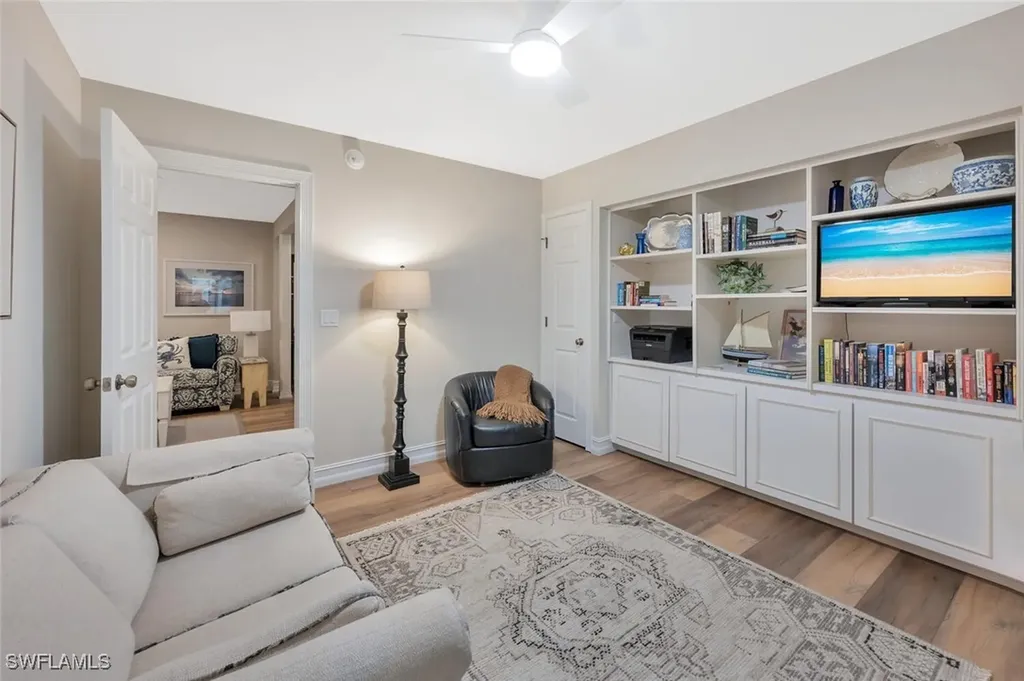 180 6th Avenue S Naples FL 34102