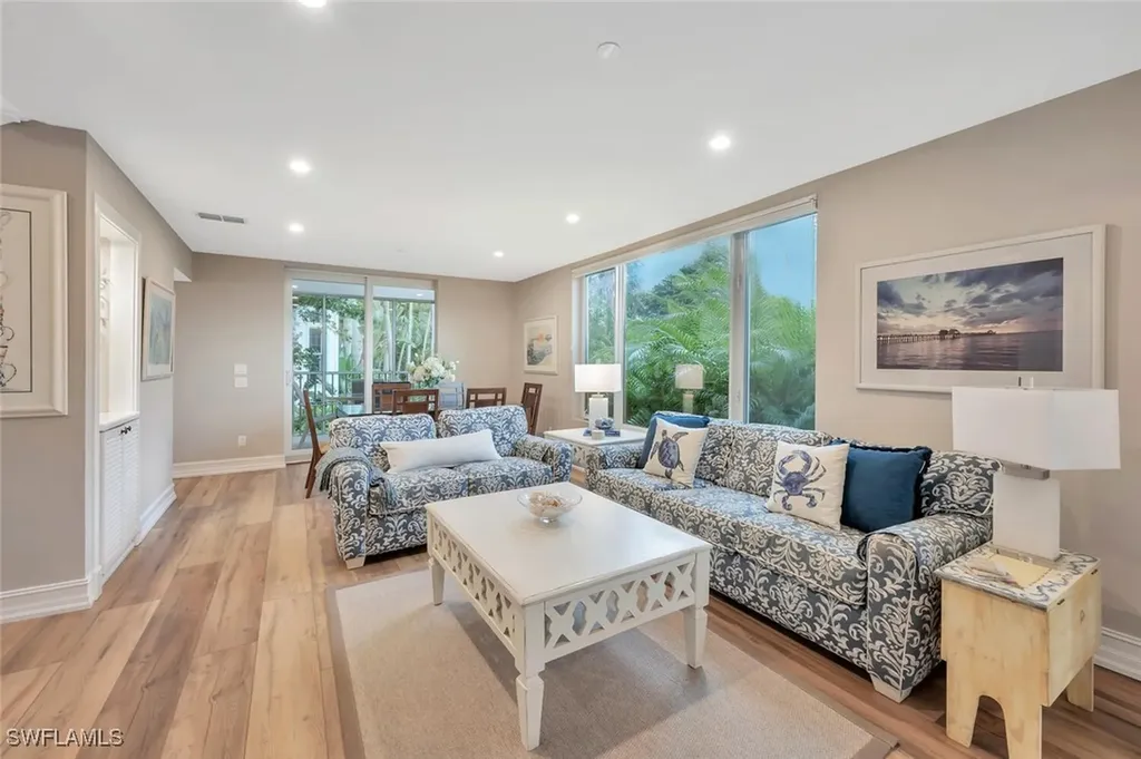 180 6th Avenue S Naples FL 34102