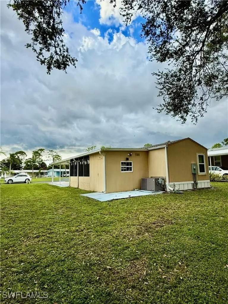 10491 Wales Loop Bonita Springs FL 34135