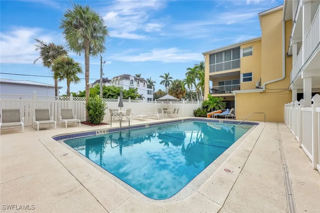 900 8th Avenue S Naples FL 34102