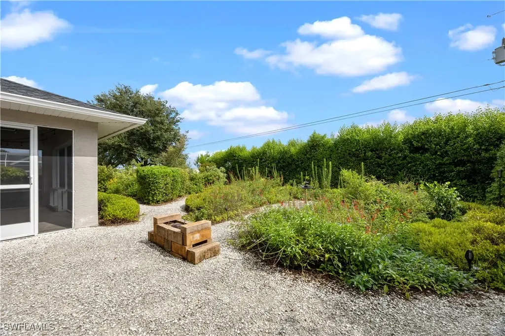 225 Nicholas Parkway W Cape Coral FL 33991