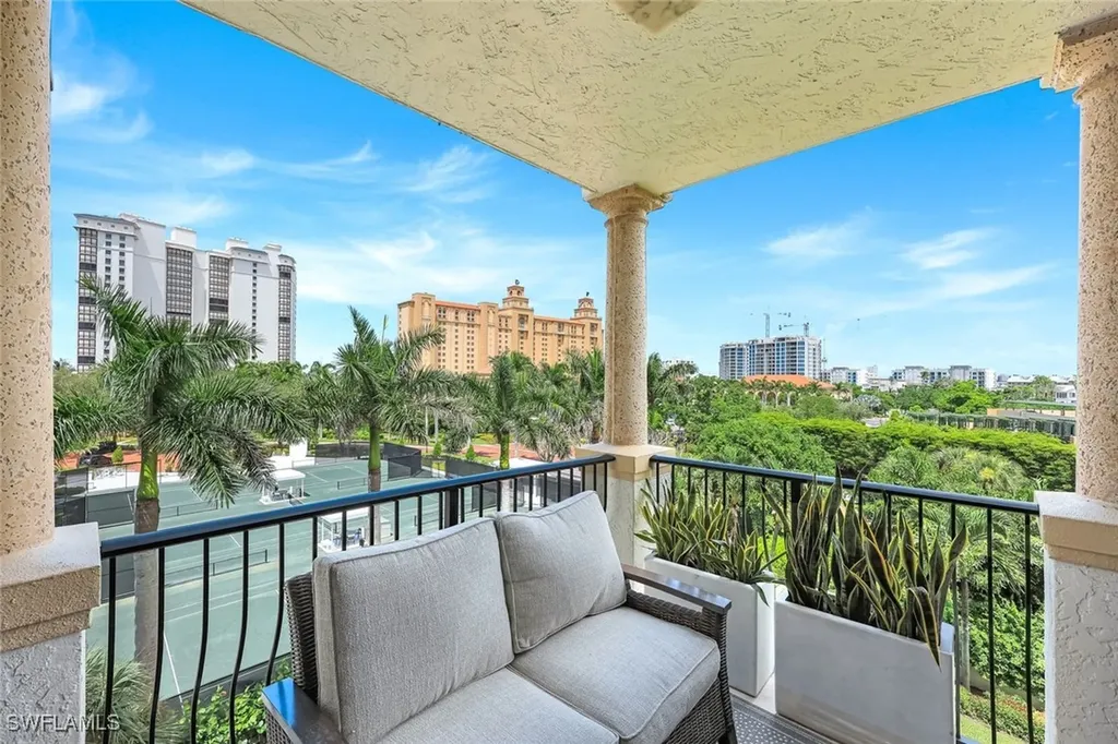 8720 Bay Colony Drive Naples FL 34108