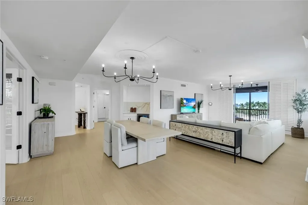 8720 Bay Colony Drive Naples FL 34108