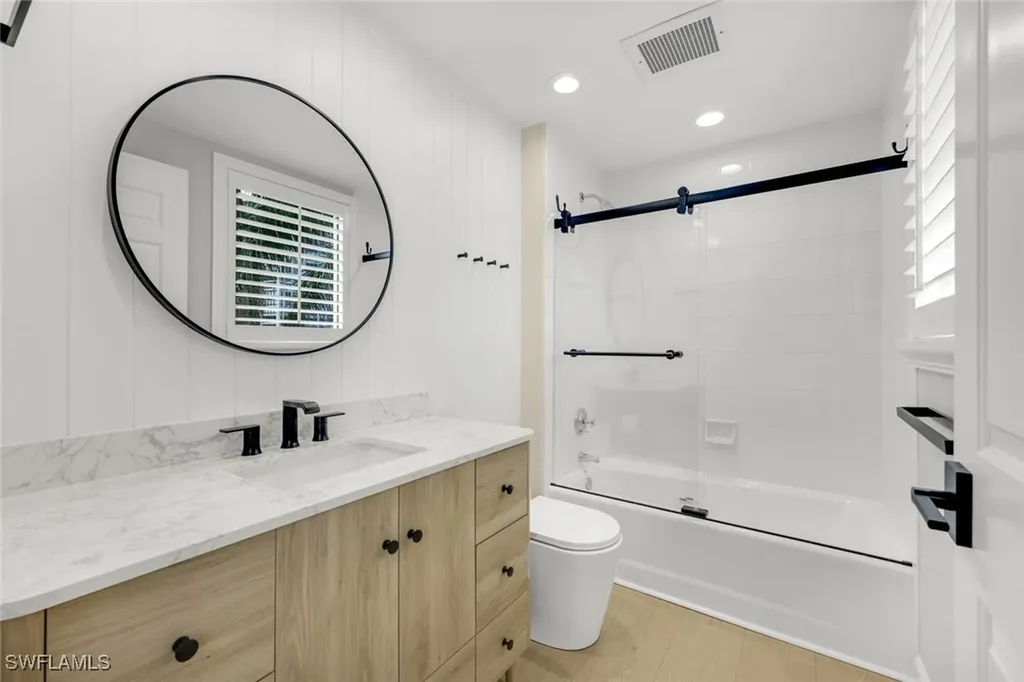 8720 Bay Colony Drive Naples FL 34108