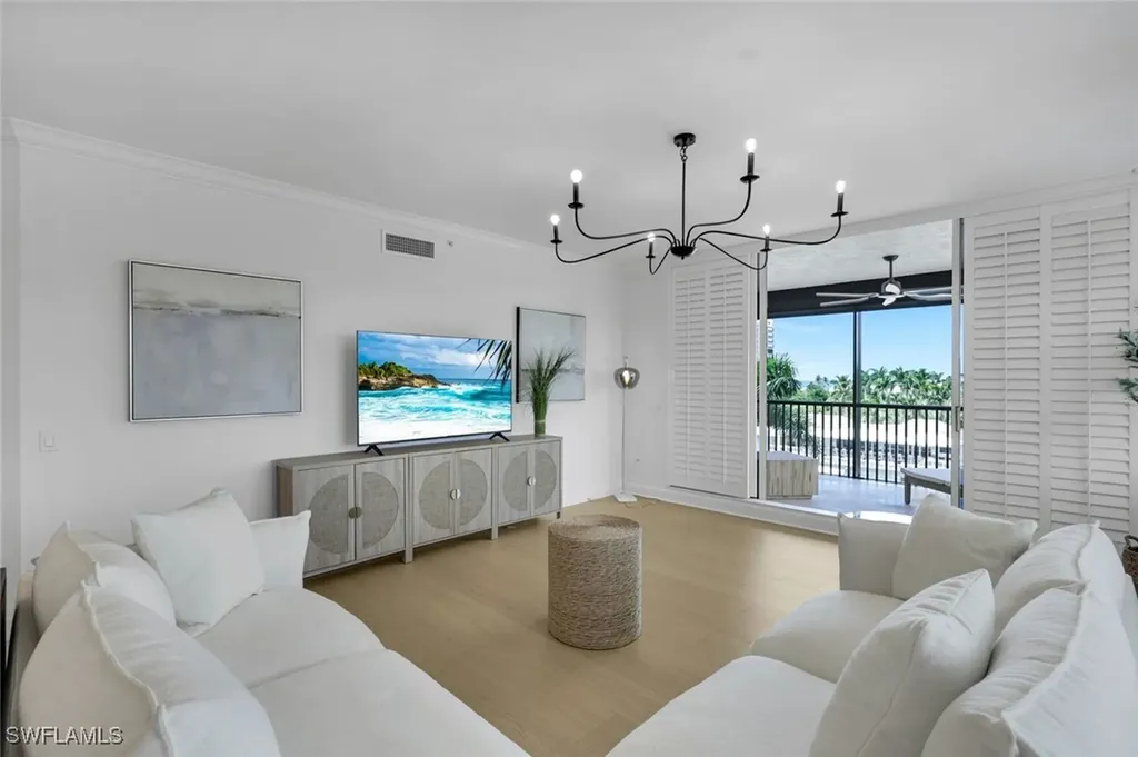 8720 Bay Colony Drive Naples FL 34108