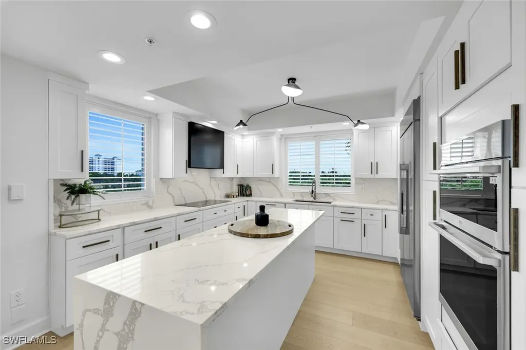 8720 Bay Colony Drive Naples FL 34108