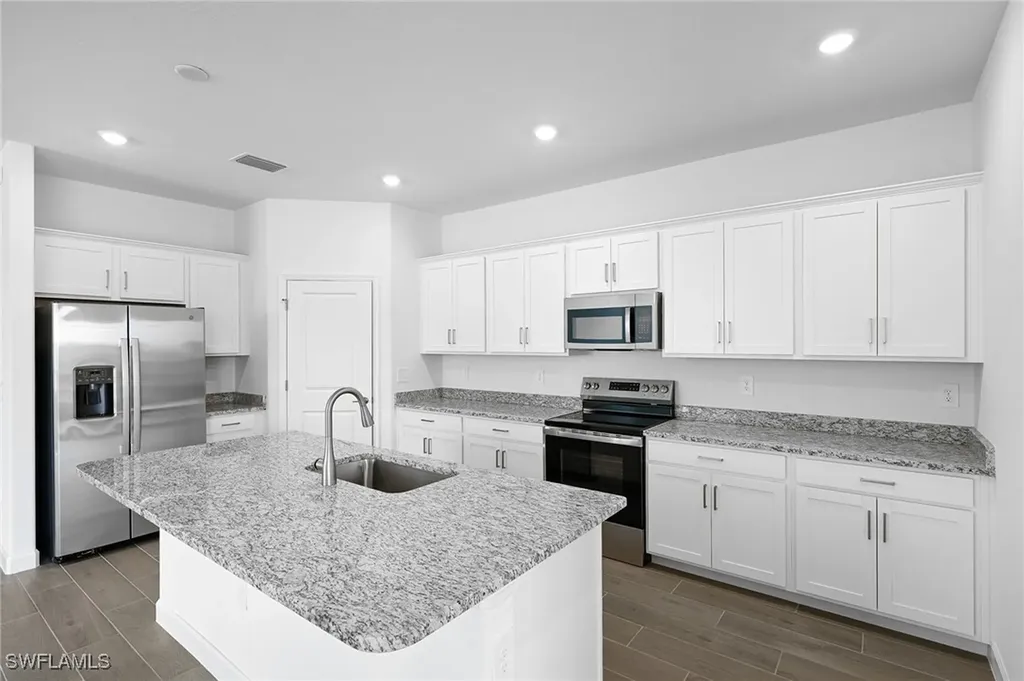 3083 Weston Manor Drive Alva FL 33920