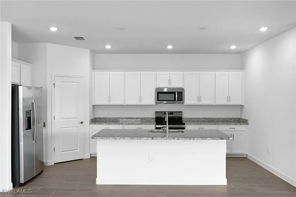 3083 Weston Manor Drive Alva FL 33920