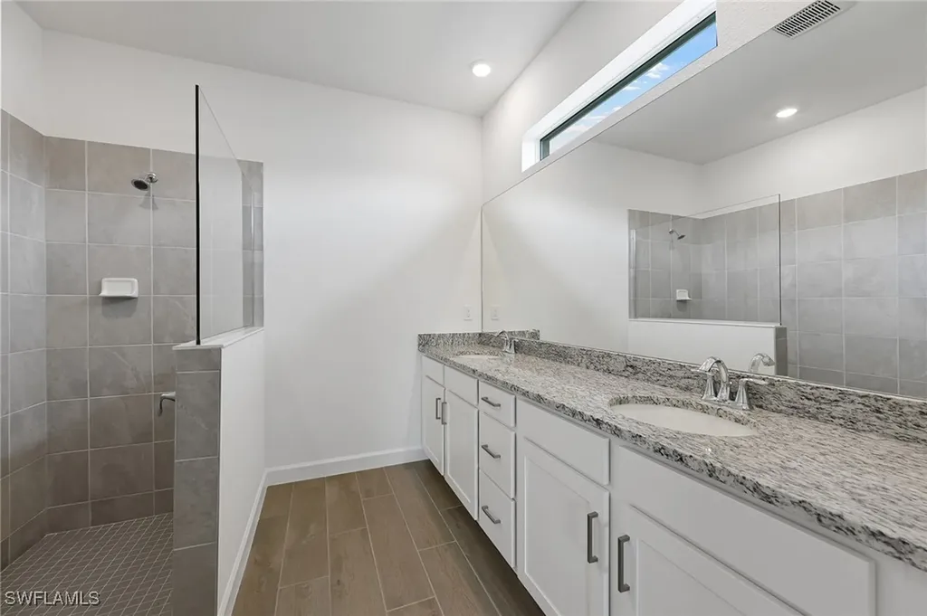 3083 Weston Manor Drive Alva FL 33920