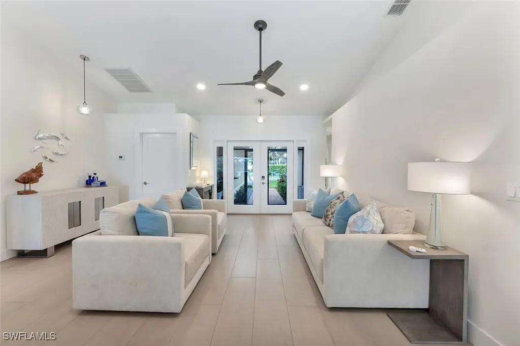 10862 Longshore Way W Naples FL 34119