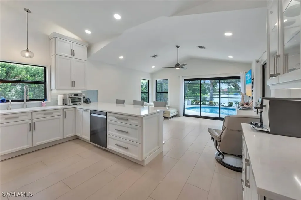 10862 Longshore Way W Naples FL 34119