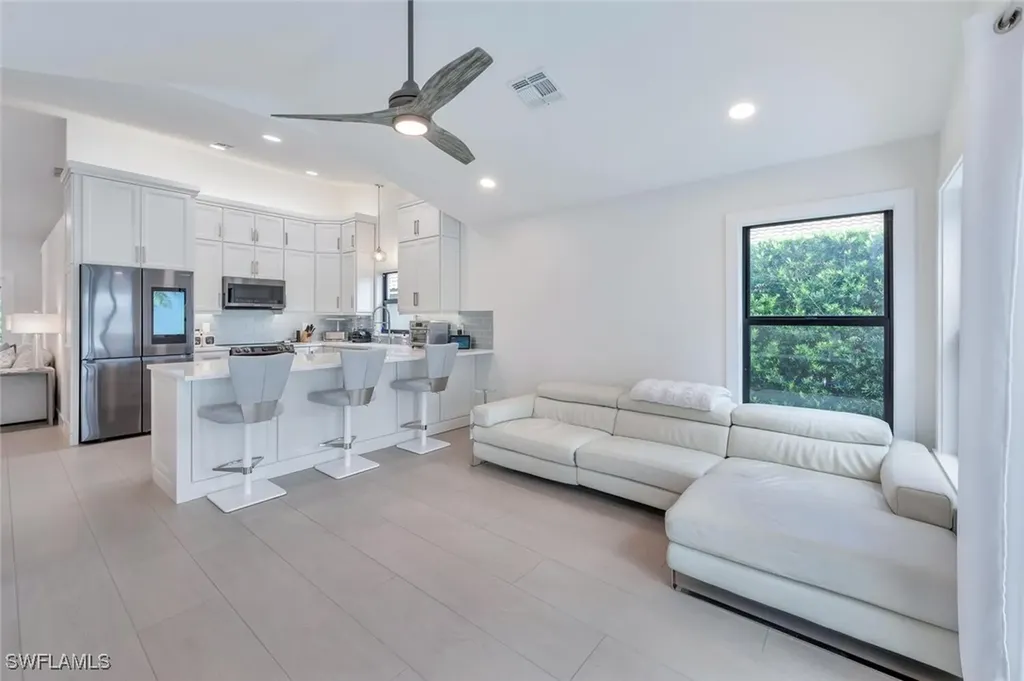 10862 Longshore Way W Naples FL 34119