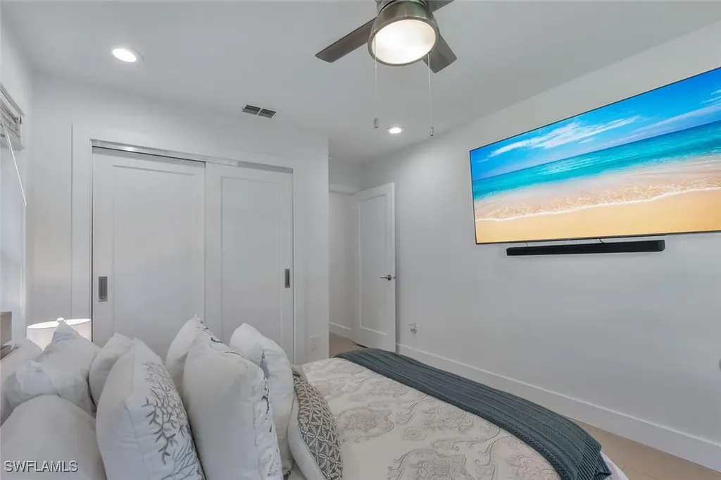 10862 Longshore Way W Naples FL 34119