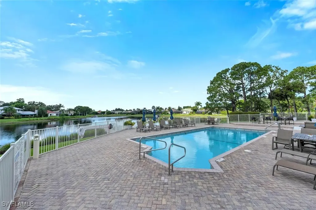 10862 Longshore Way W Naples FL 34119