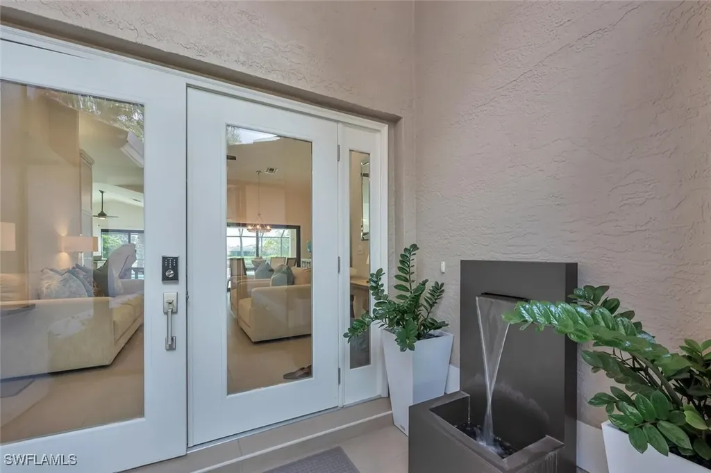 10862 Longshore Way W Naples FL 34119