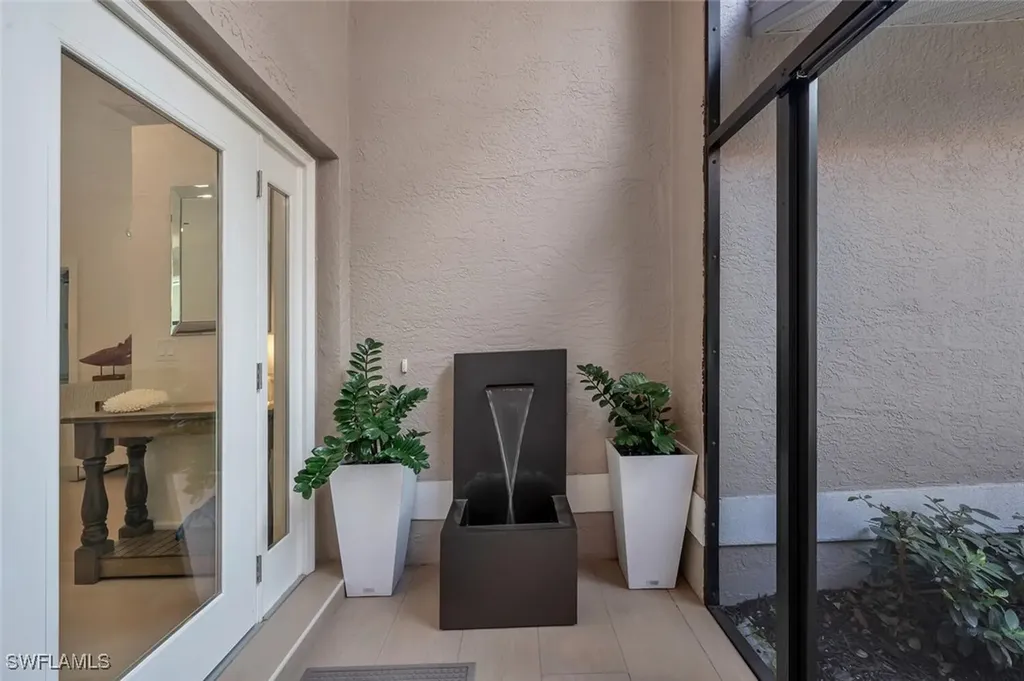 10862 Longshore Way W Naples FL 34119