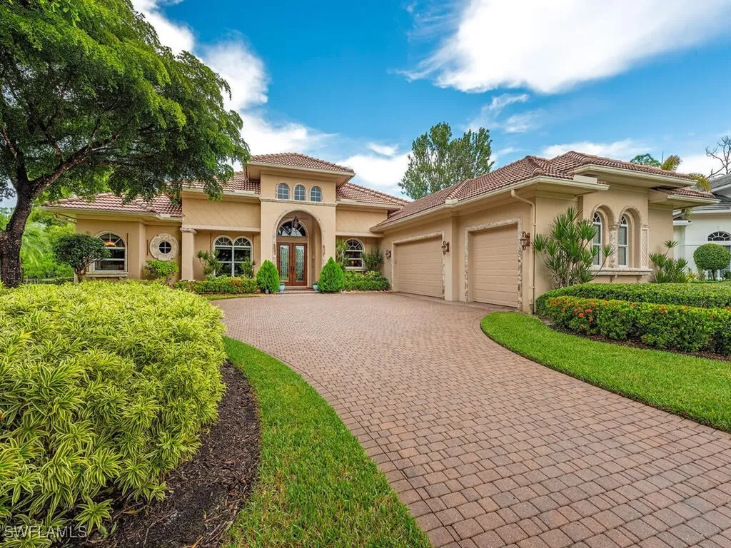 1749 Supreme Court Naples FL 34110
