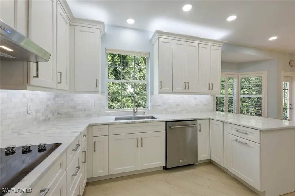 269 Colonde Circle Naples FL 34103