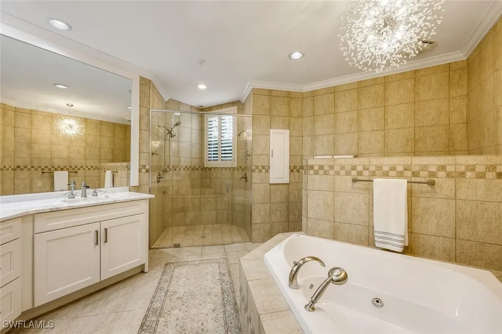 269 Colonde Circle Naples FL 34103