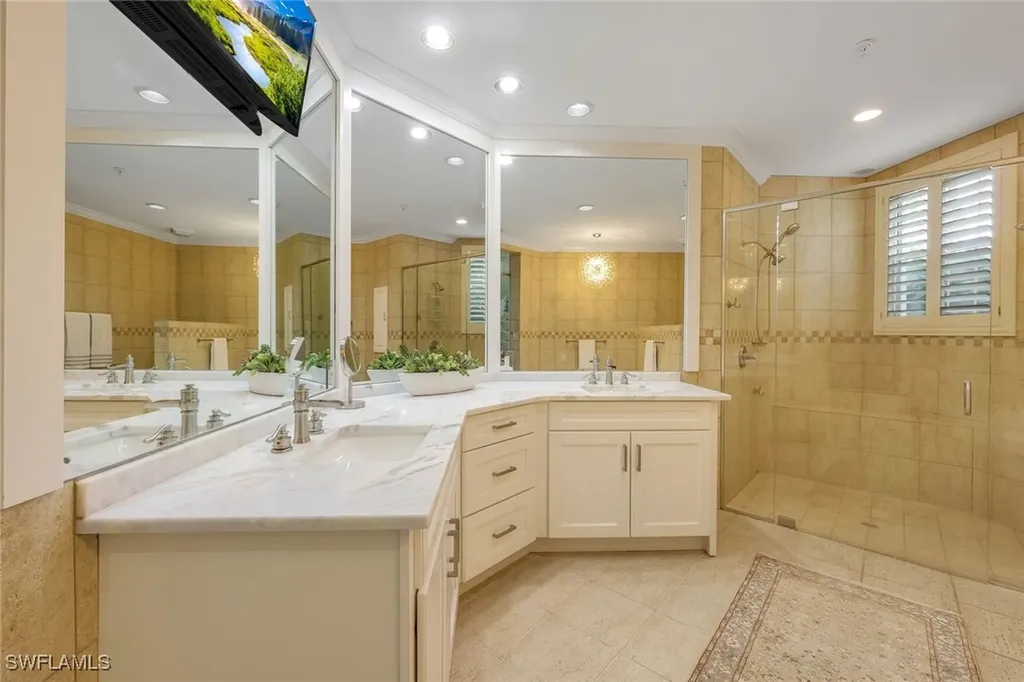 269 Colonde Circle Naples FL 34103