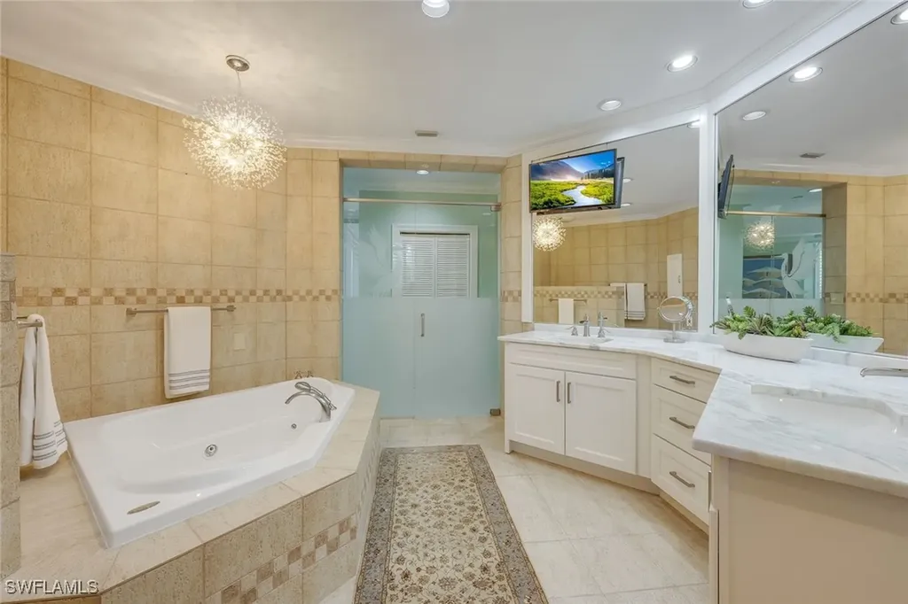 269 Colonde Circle Naples FL 34103