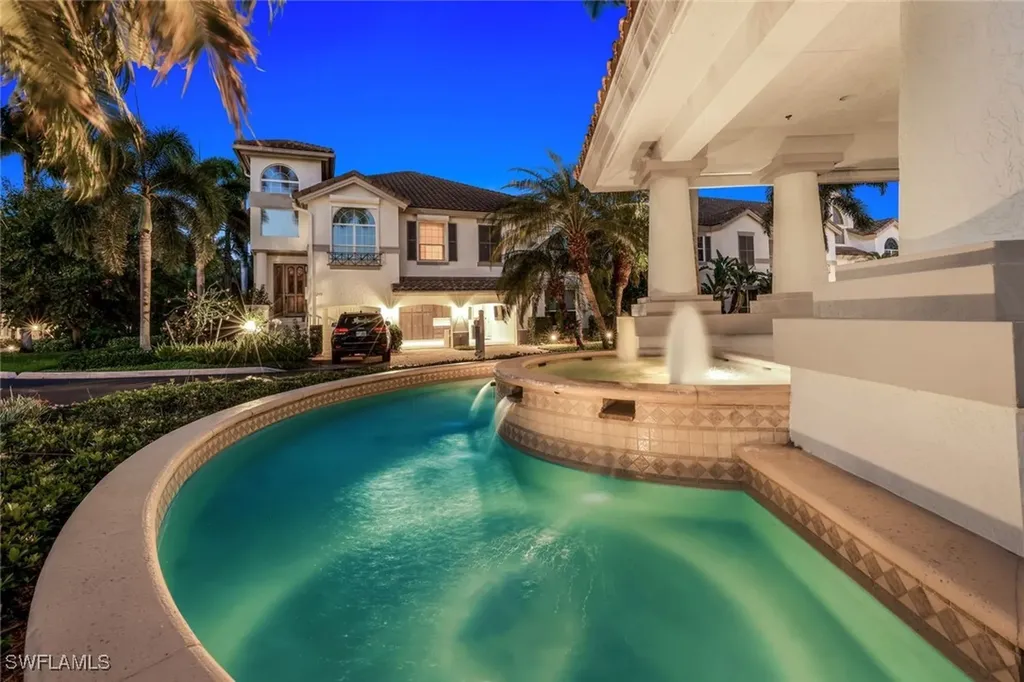269 Colonde Circle Naples FL 34103