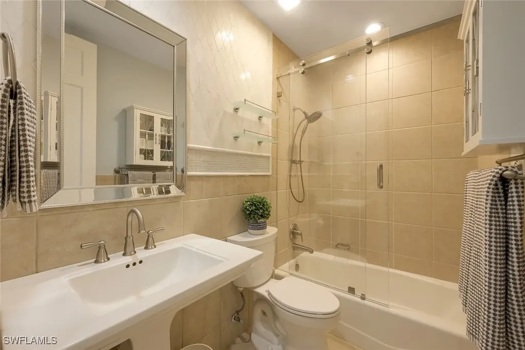269 Colonde Circle Naples FL 34103