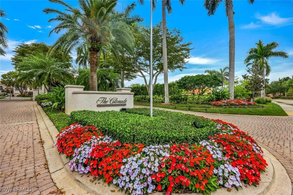 269 Colonde Circle Naples FL 34103