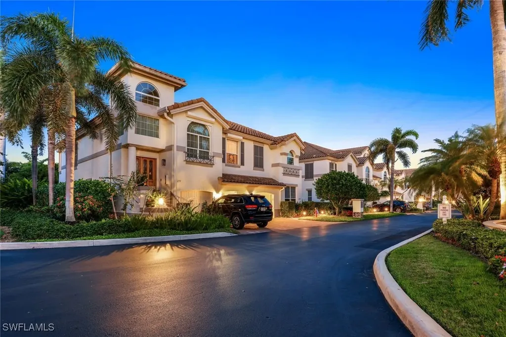269 Colonde Circle Naples FL 34103