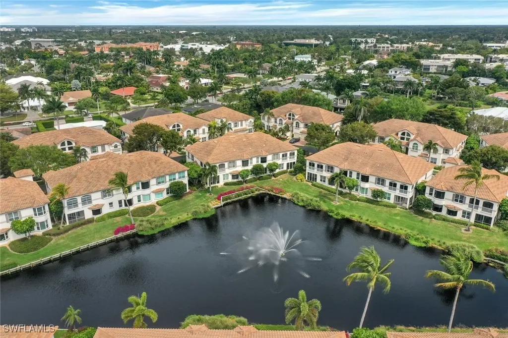 269 Colonde Circle Naples FL 34103