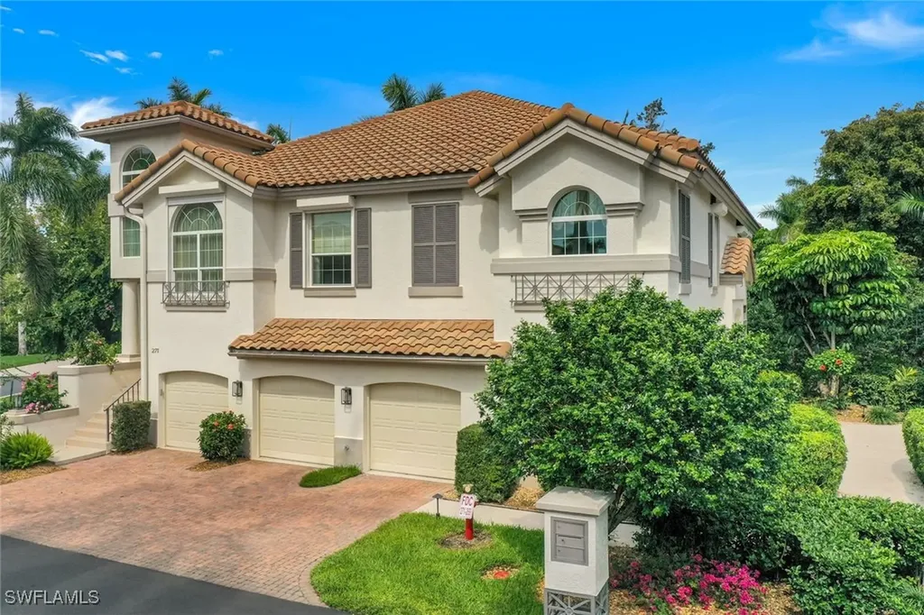 269 Colonde Circle Naples FL 34103