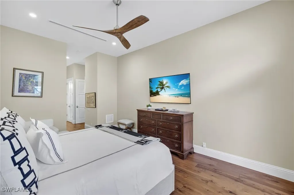 3876 Clipper Cove Drive Naples FL 34112