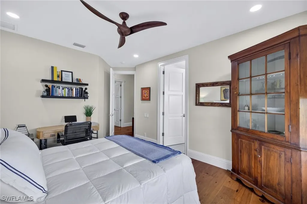 3876 Clipper Cove Drive Naples FL 34112