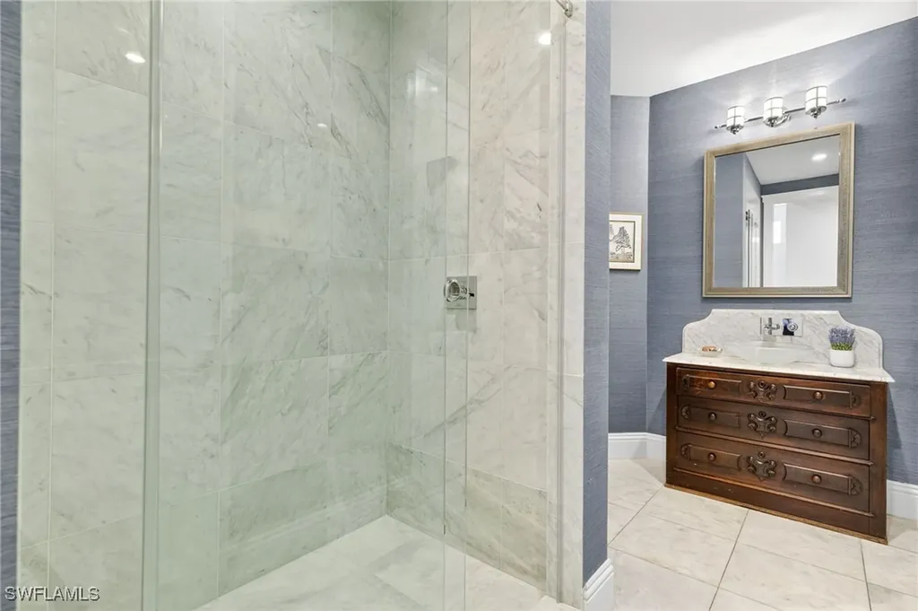 3876 Clipper Cove Drive Naples FL 34112