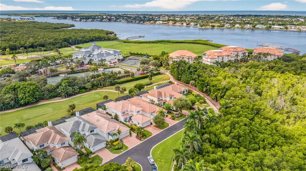 3876 Clipper Cove Drive Naples FL 34112
