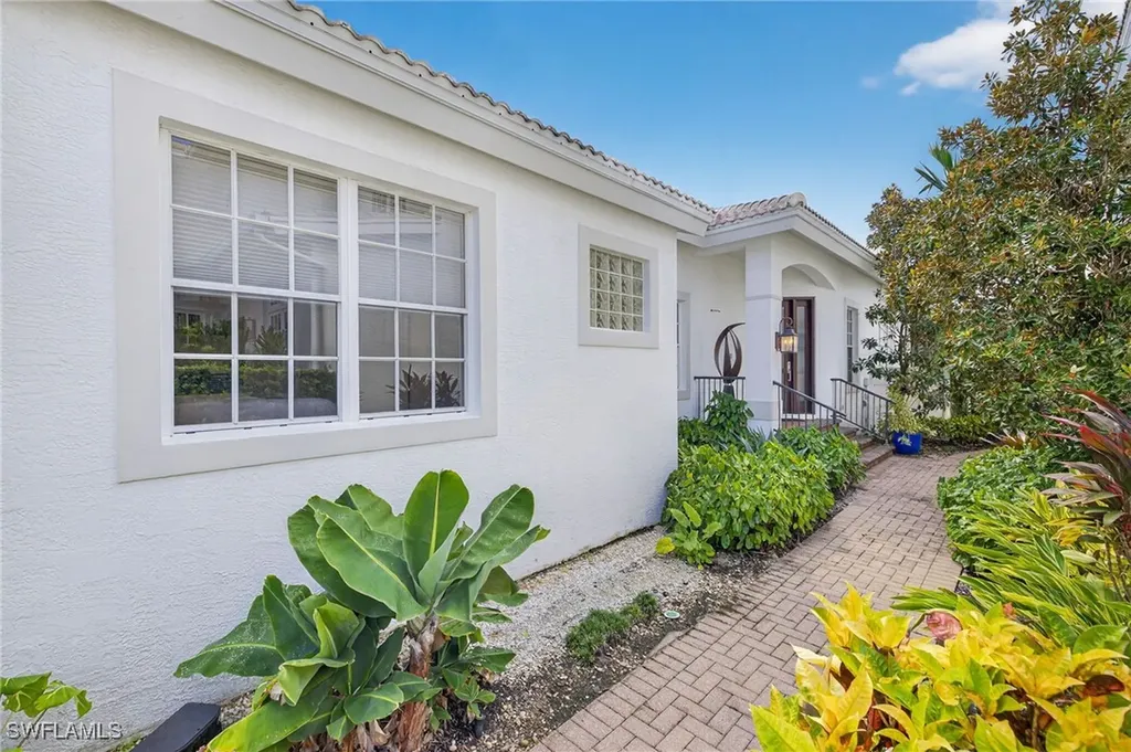 3876 Clipper Cove Drive Naples FL 34112