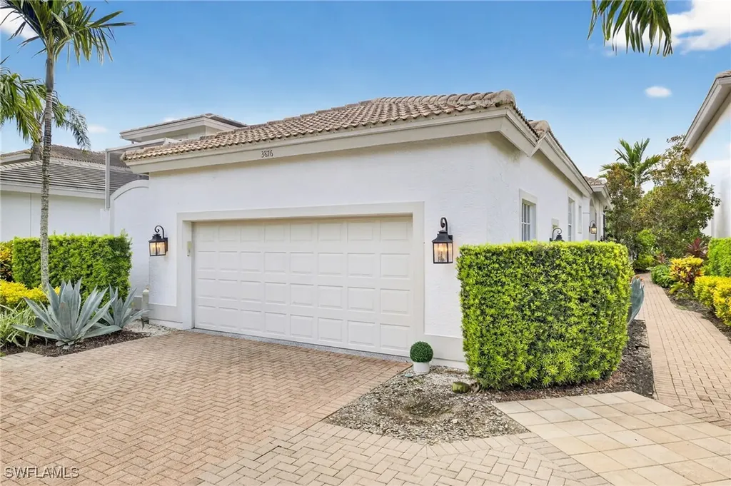 3876 Clipper Cove Drive Naples FL 34112