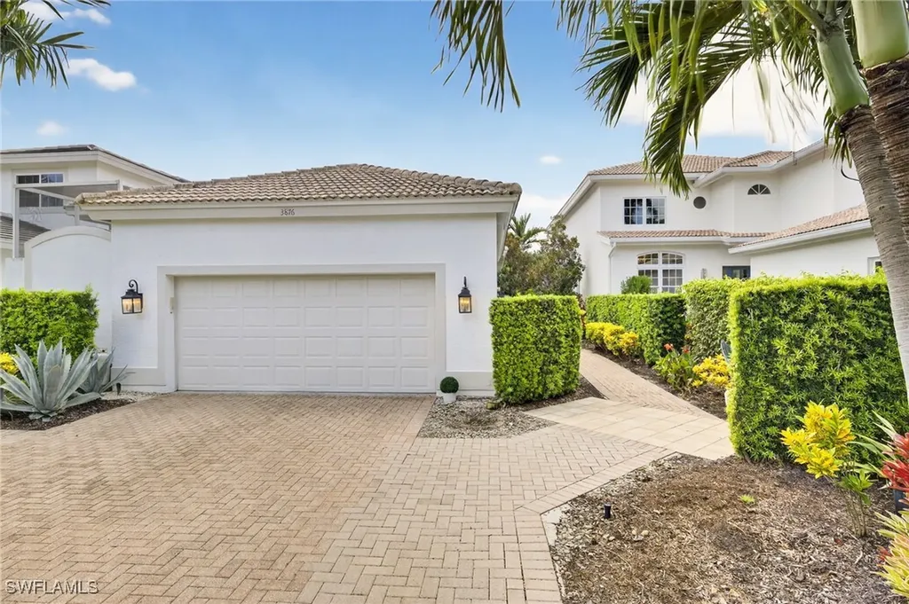 3876 Clipper Cove Drive Naples FL 34112