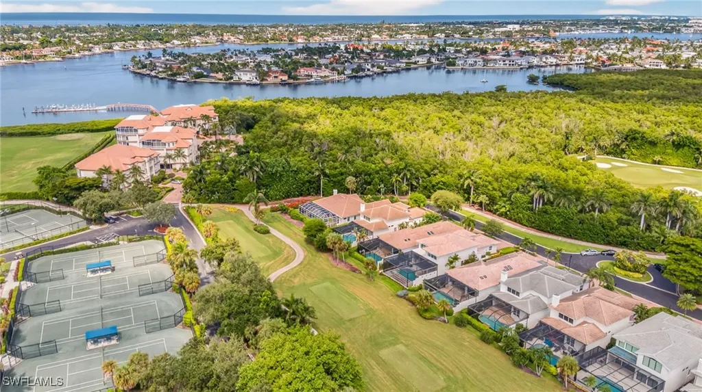 3876 Clipper Cove Drive Naples FL 34112