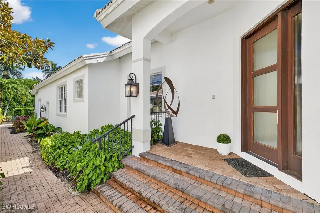 3876 Clipper Cove Drive Naples FL 34112