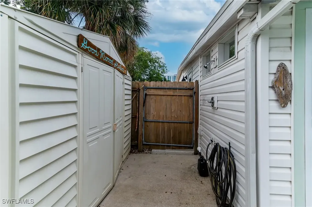 1971 Harbor Lane Naples FL 34104