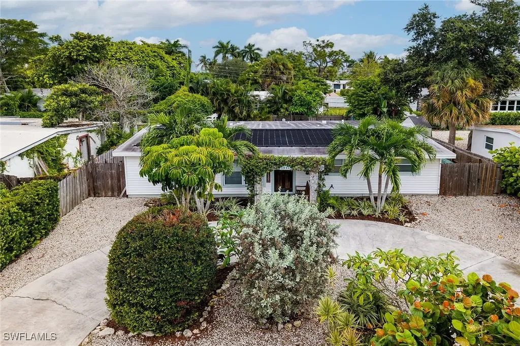 1971 Harbor Lane Naples FL 34104